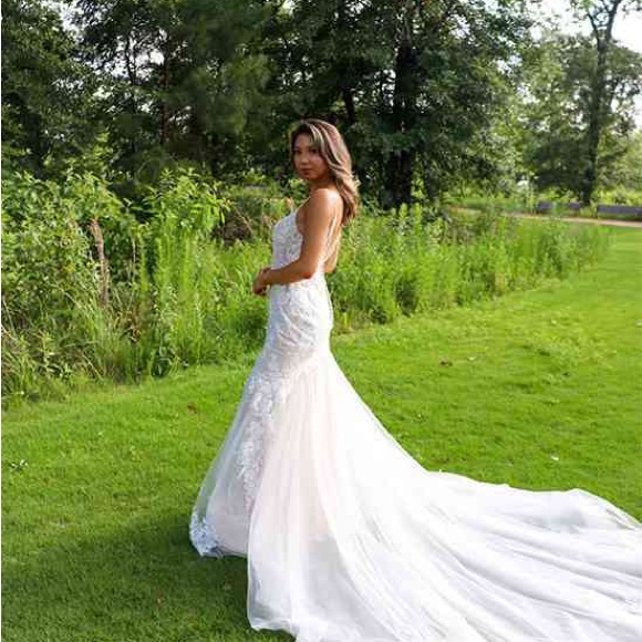 Essenes of Australia Wedding dress - Picture 11 of 14